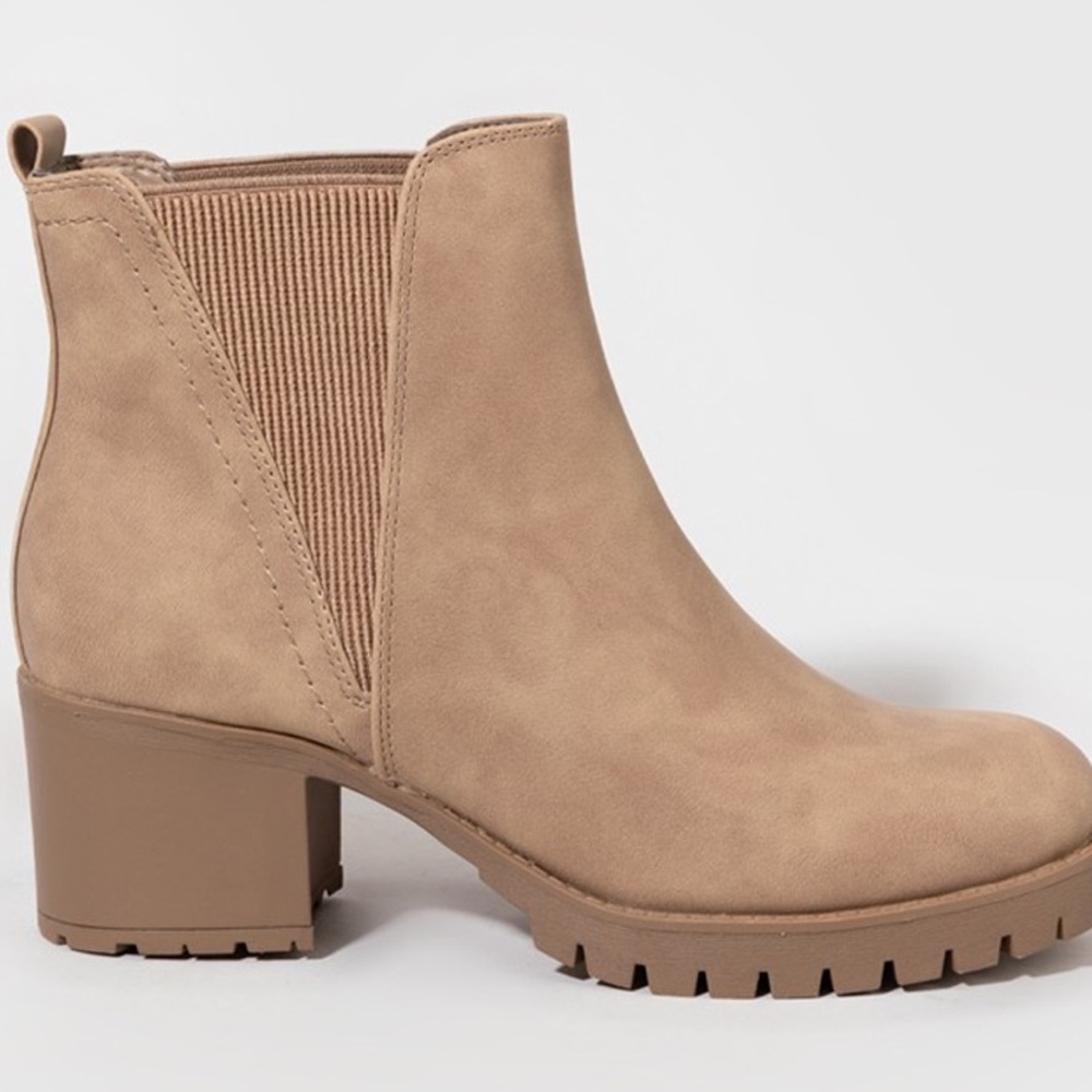 MIA Jody Ribbed Chelsea Lug Boots